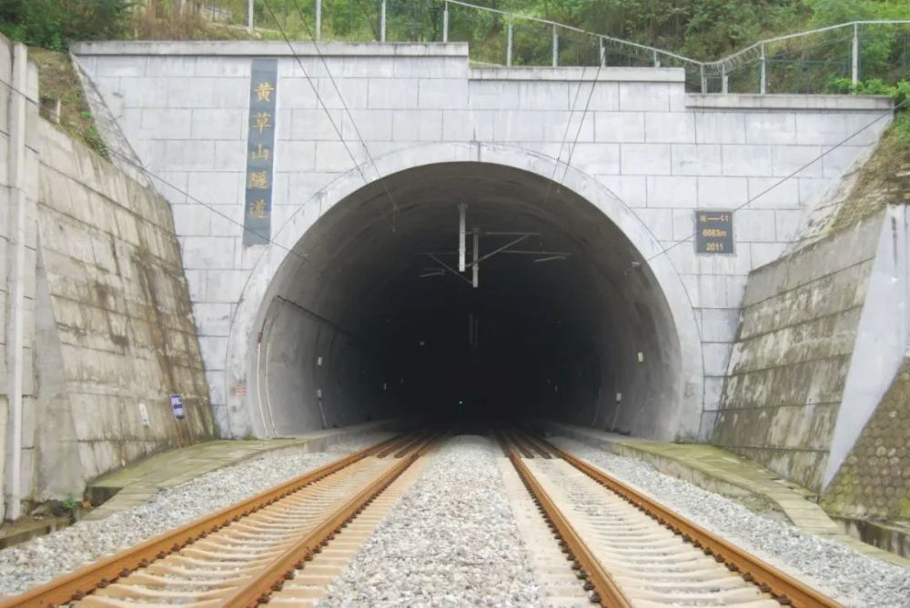 縱橫溝壑總是歌，中鐵十一局唱響隧道工程“最強(qiáng)音”(圖1)