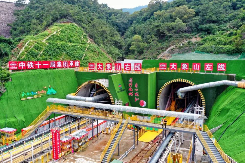縱橫溝壑總是歌，中鐵十一局唱響隧道工程“最強(qiáng)音”(圖5)
