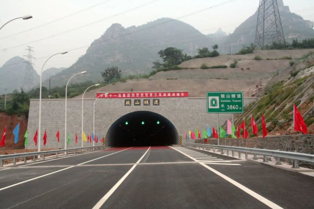 縱橫溝壑總是歌，中鐵十一局唱響隧道工程“最強(qiáng)音”(圖9)