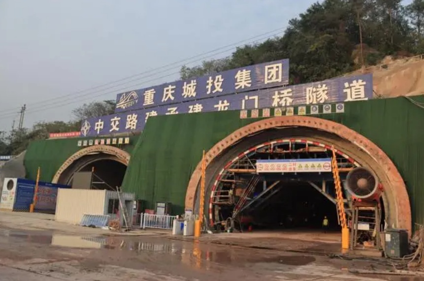 江長項(xiàng)目晏家隧道龍門橋隧道進(jìn)入二襯施工階段