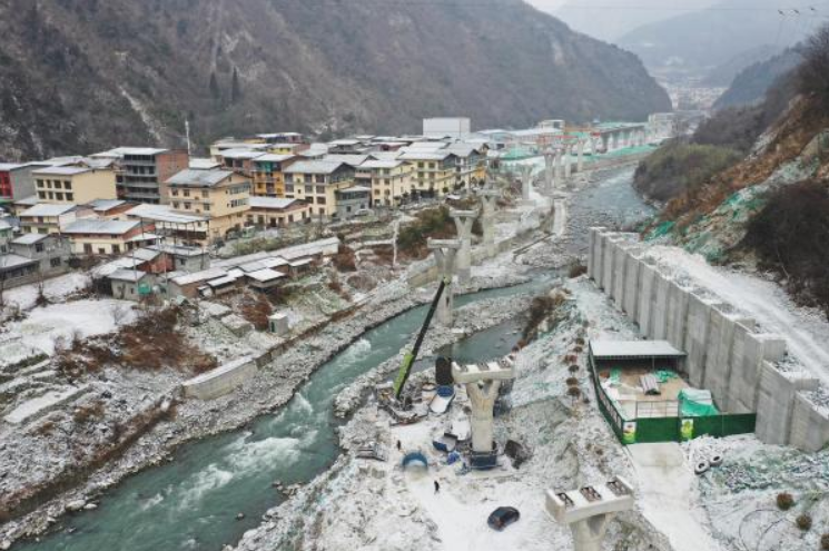 “都四”山地軌道項(xiàng)目紫荊隧道工程全力沖刺迎來“開門紅”